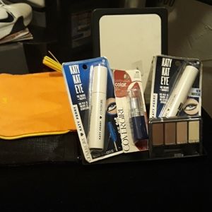Covergirl makeup bundle